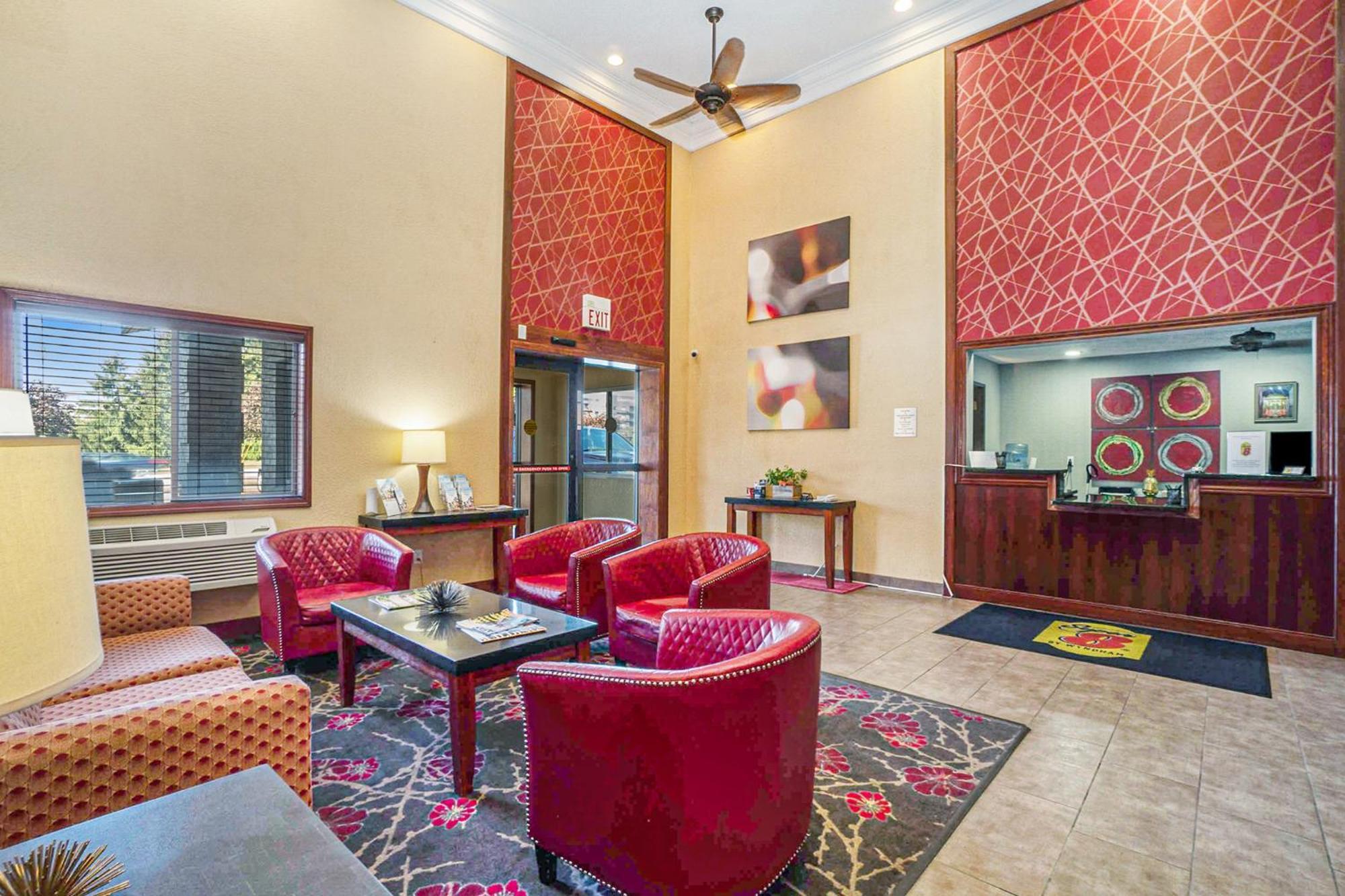 Super 8 By Wyndham Mt. Pleasant Ξενοδοχείο Mount Pleasant Εξωτερικό φωτογραφία